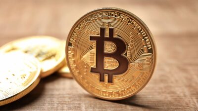 عوامل و علت اصلی رشد بیتکوین و پیشبینیها از آینده سرمایهگذاری روی این ارز دیجیتال چیست؟