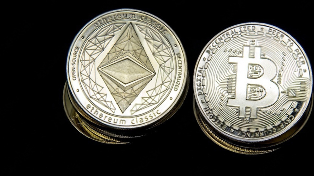 دو کوین بیت کوین و اتریوم در کنار هم